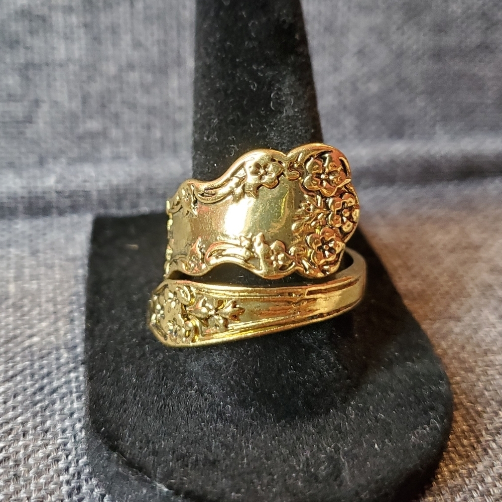🔥Last One🔥Engraved Gold Spoon Ring - Picture 2 of 8